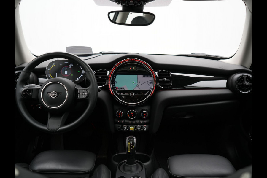 MINI Electric MINI Yours 32,6 kWh 184pk Dealer O.H. | Panodak | Head Up | Camera | Lederen Sportstoelen Verwarmd | Apple Carplay | Cruise Control | Navigatie | DAB |