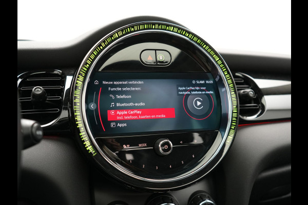 MINI Electric MINI Yours 32,6 kWh 184pk Dealer O.H. | Panodak | Head Up | Camera | Lederen Sportstoelen Verwarmd | Apple Carplay | Cruise Control | Navigatie | DAB |