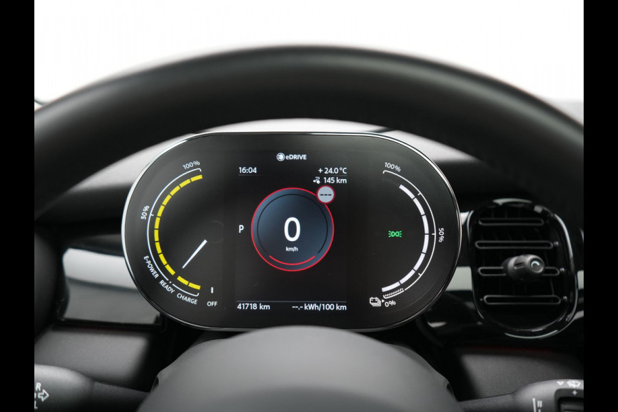 MINI Electric MINI Yours 32,6 kWh 184pk Dealer O.H. | Panodak | Head Up | Camera | Lederen Sportstoelen Verwarmd | Apple Carplay | Cruise Control | Navigatie | DAB |