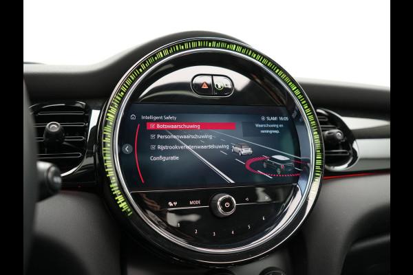 MINI Electric MINI Yours 32,6 kWh 184pk Dealer O.H. | Panodak | Head Up | Camera | Lederen Sportstoelen Verwarmd | Apple Carplay | Cruise Control | Navigatie | DAB |