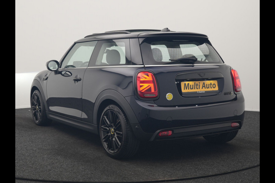 MINI Electric MINI Yours 32,6 kWh 184pk Dealer O.H. | Panodak | Head Up | Camera | Lederen Sportstoelen Verwarmd | Apple Carplay | Cruise Control | Navigatie | DAB |
