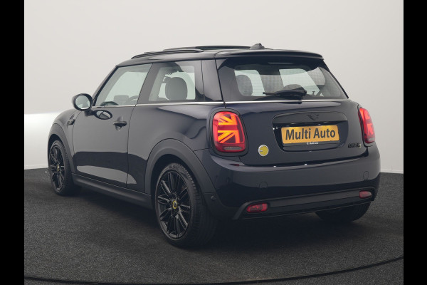 MINI Electric MINI Yours 32,6 kWh 184pk Dealer O.H. | Panodak | Head Up | Camera | Lederen Sportstoelen Verwarmd | Apple Carplay | Cruise Control | Navigatie | DAB |