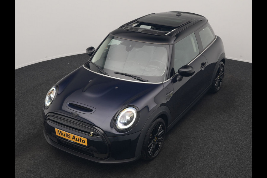 MINI Electric MINI Yours 32,6 kWh 184pk Dealer O.H. | Panodak | Head Up | Camera | Lederen Sportstoelen Verwarmd | Apple Carplay | Cruise Control | Navigatie | DAB |