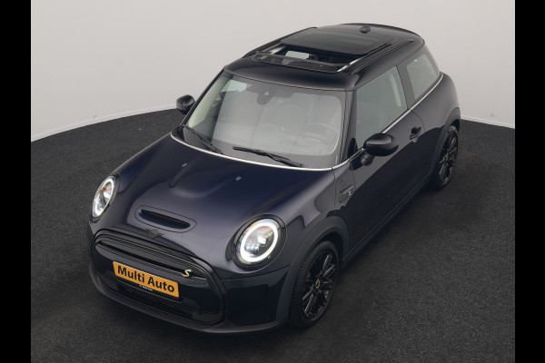 MINI Electric MINI Yours 32,6 kWh 184pk Dealer O.H. | Panodak | Head Up | Camera | Lederen Sportstoelen Verwarmd | Apple Carplay | Cruise Control | Navigatie | DAB |