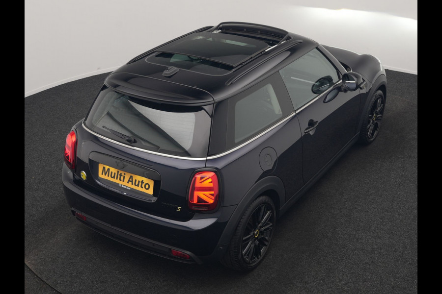 MINI Electric MINI Yours 32,6 kWh 184pk Dealer O.H. | Panodak | Head Up | Camera | Lederen Sportstoelen Verwarmd | Apple Carplay | Cruise Control | Navigatie | DAB |