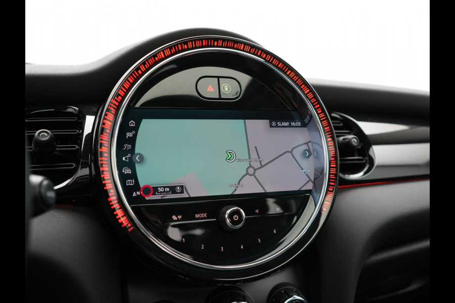 MINI Electric MINI Yours 32,6 kWh 184pk Dealer O.H. | Panodak | Head Up | Camera | Lederen Sportstoelen Verwarmd | Apple Carplay | Cruise Control | Navigatie | DAB |
