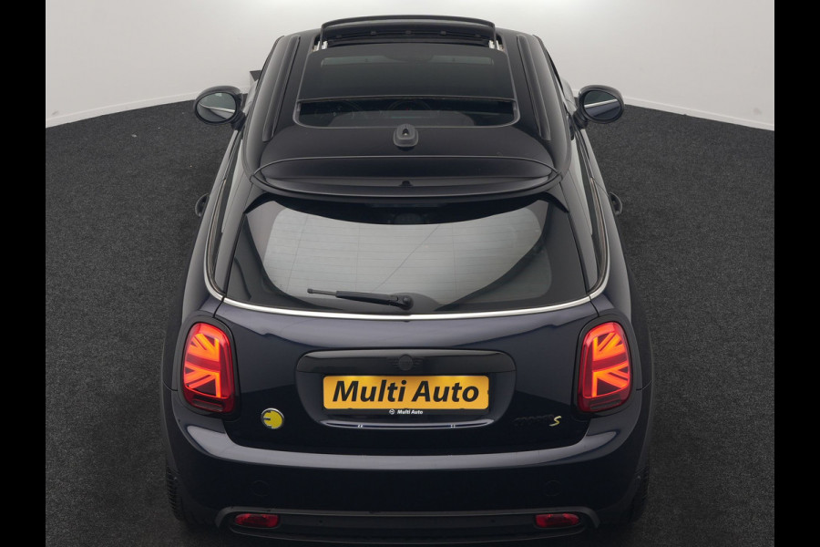 MINI Electric MINI Yours 32,6 kWh 184pk Dealer O.H. | Panodak | Head Up | Camera | Lederen Sportstoelen Verwarmd | Apple Carplay | Cruise Control | Navigatie | DAB |
