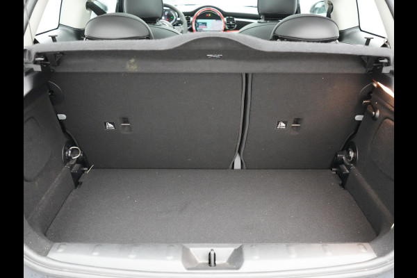 MINI Electric MINI Yours 32,6 kWh 184pk Dealer O.H. | Panodak | Head Up | Camera | Lederen Sportstoelen Verwarmd | Apple Carplay | Cruise Control | Navigatie | DAB |