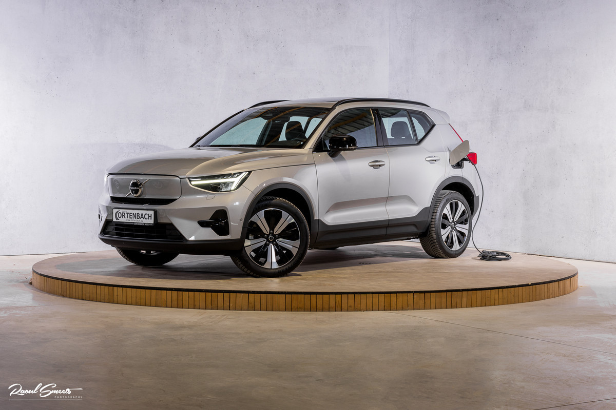 Volvo XC40 Recharge Ultimate 70 kWh | Panorama dak | Harman Kardon | Adaptieve cruise | Memory | Blis |