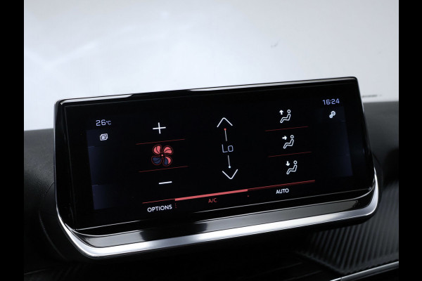 Peugeot 2008 1.2 PureTech Allure Pack (APPLE CARPLAY,LED,NAVI,CAMERA,PDC,SPORTSTOELEN,CLIMATE,CRUISE,LM VELGEN,NETTESTAAT)