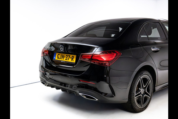 Mercedes-Benz A-Klasse 250 e Star Edition AMG Line Night Facelift | Adap. Cruise | Stoelverw. | Sfeerverlichting | Navigatie | App. connect | Camera, Dodehoek waarschuwing