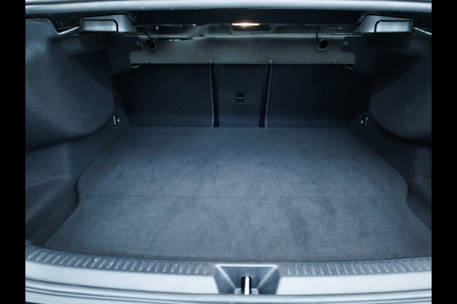 Mercedes-Benz A-Klasse 250 e Star Edition AMG Line Night Facelift | Adap. Cruise | Stoelverw. | Sfeerverlichting | Navigatie | App. connect | Camera, Dodehoek waarschuwing