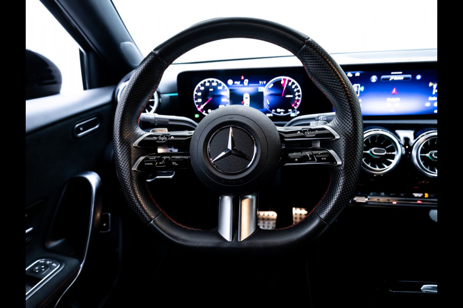 Mercedes-Benz A-Klasse 250 e Star Edition AMG Line Night Facelift | Adap. Cruise | Stoelverw. | Sfeerverlichting | Navigatie | App. connect | Camera, Dodehoek waarschuwing