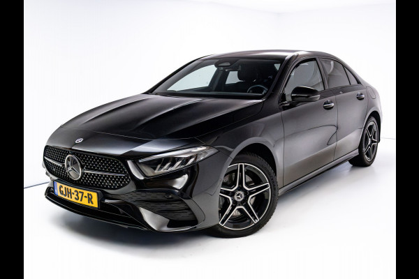 Mercedes-Benz A-Klasse 250 e Star Edition AMG Line Night Facelift | Adap. Cruise | Stoelverw. | Sfeerverlichting | Navigatie | App. connect | Camera, Dodehoek waarschuwing