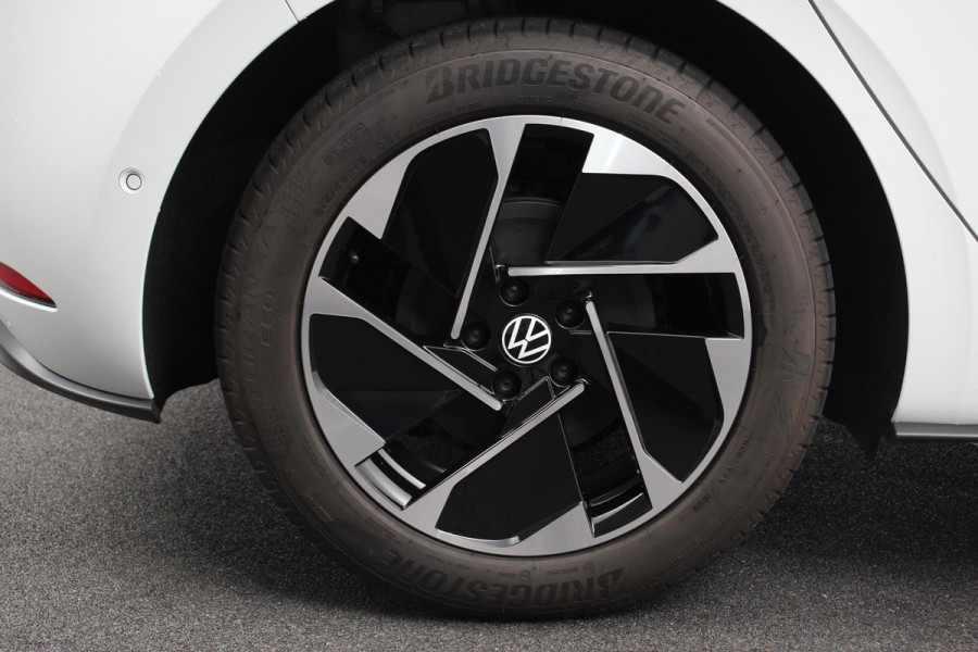 Volkswagen ID.3 Pro Edition 58 kWh Warmtepomp 18"Lichtmetalen Velgen Navigatie Camera Adaptieve Cruise Control Climate Control