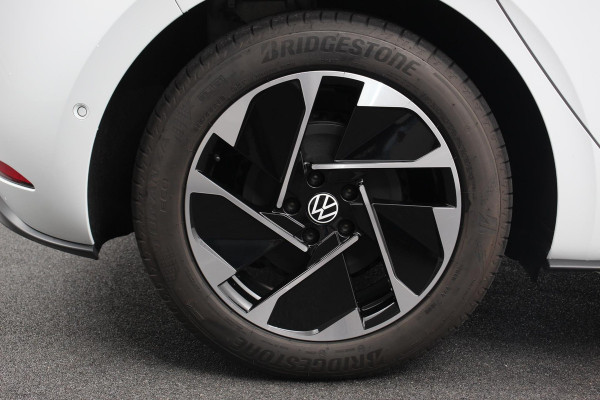 Volkswagen ID.3 Pro Edition 58 kWh Warmtepomp 18"Lichtmetalen Velgen Navigatie Camera Adaptieve Cruise Control Climate Control