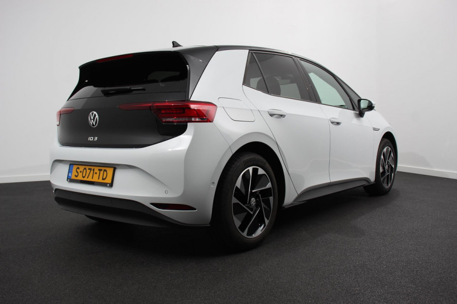 Volkswagen ID.3 Pro Edition 58 kWh Warmtepomp 18"Lichtmetalen Velgen Navigatie Camera Adaptieve Cruise Control Climate Control