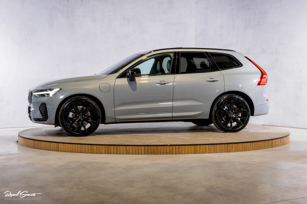 Volvo XC60 2.0 T8 Plug-in hybrid AWD Plus Black Edition Facelift | Zwenkbare trekhaak | Panorama dak | Adaptieve cruise | Harman Kardon | Blis | Memory |