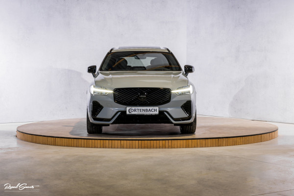 Volvo XC60 2.0 T8 Plug-in hybrid AWD Plus Black Edition Facelift | Zwenkbare trekhaak | Panorama dak | Adaptieve cruise | Harman Kardon | Blis | Memory |