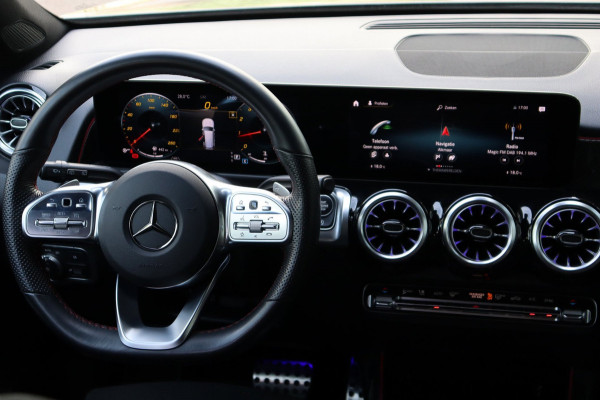 Mercedes-Benz Glb 200 Business Solution AMG org.NL el.trekhaak leer+vw camera ambient.lighting