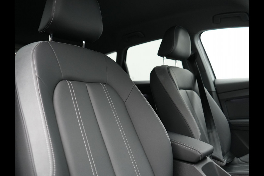 Audi Q4 e-tron 40 Advanced edition 82 kWh 204pk Dealer O.H. | Lederen Comfortzetels Verwarmd | Cruise Control | Virtual Cockpit | Navigatie | DAB | 19"L.M | Lane Assist |