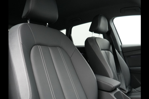 Audi Q4 e-tron 40 Advanced edition 82 kWh 204pk Dealer O.H. | Lederen Comfortzetels Verwarmd | Cruise Control | Virtual Cockpit | Navigatie | DAB | 19"L.M | Lane Assist |
