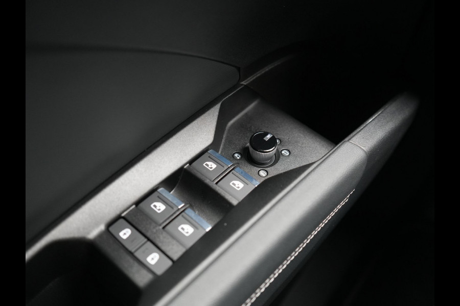Audi Q4 e-tron 40 Advanced edition 82 kWh 204pk Dealer O.H. | Lederen Comfortzetels Verwarmd | Cruise Control | Virtual Cockpit | Navigatie | DAB | 19"L.M | Lane Assist |