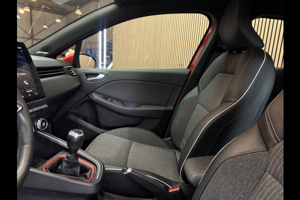 Renault Clio 1.0 TCe 100pk Edition One | Groot Navi | Bose | 17" | Camera | Stoel & Stuur verwarming | Carplay | 100 % Dealer onderhouden!