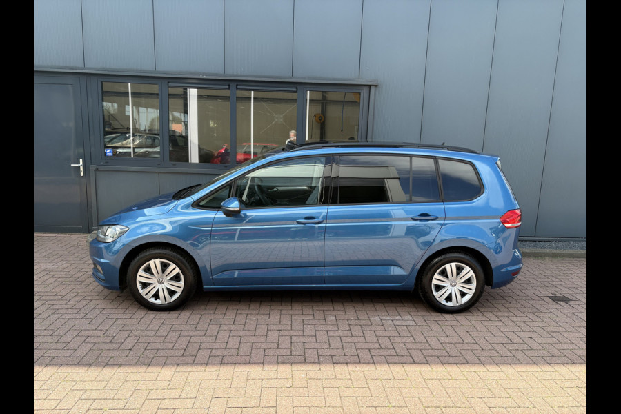 Volkswagen Touran 1.5 TSi 150pk DSG Comfortline 7-persoons SCHUIFDAK/LEDER/CAMERA/NAVI/ADAPT.CRUISE/WINTERPACK