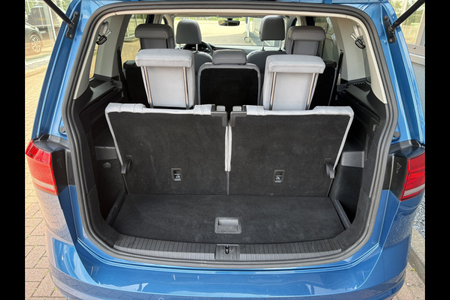 Volkswagen Touran 1.5 TSi 150pk DSG Comfortline 7-persoons SCHUIFDAK/LEDER/CAMERA/NAVI/ADAPT.CRUISE/WINTERPACK
