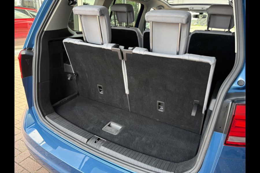 Volkswagen Touran 1.5 TSi 150pk DSG Comfortline 7-persoons SCHUIFDAK/LEDER/CAMERA/NAVI/ADAPT.CRUISE/WINTERPACK