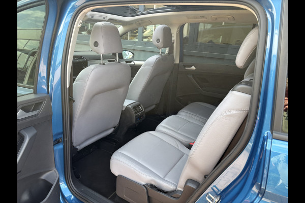 Volkswagen Touran 1.5 TSi 150pk DSG Comfortline 7-persoons SCHUIFDAK/LEDER/CAMERA/NAVI/ADAPT.CRUISE/WINTERPACK