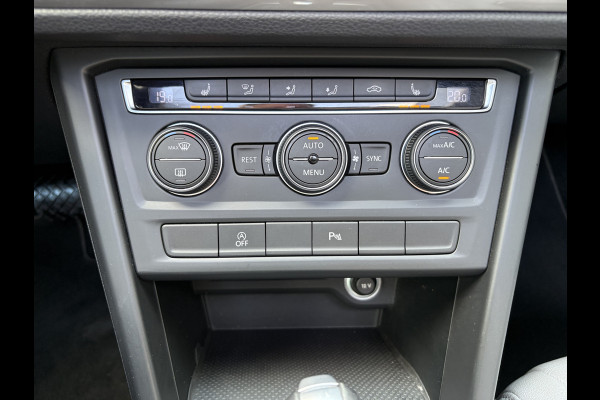 Volkswagen Touran 1.5 TSi 150pk DSG Comfortline 7-persoons SCHUIFDAK/LEDER/CAMERA/NAVI/ADAPT.CRUISE/WINTERPACK