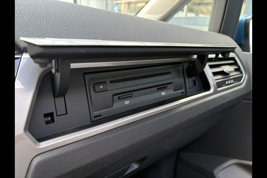 Volkswagen Touran 1.5 TSi 150pk DSG Comfortline 7-persoons SCHUIFDAK/LEDER/CAMERA/NAVI/ADAPT.CRUISE/WINTERPACK