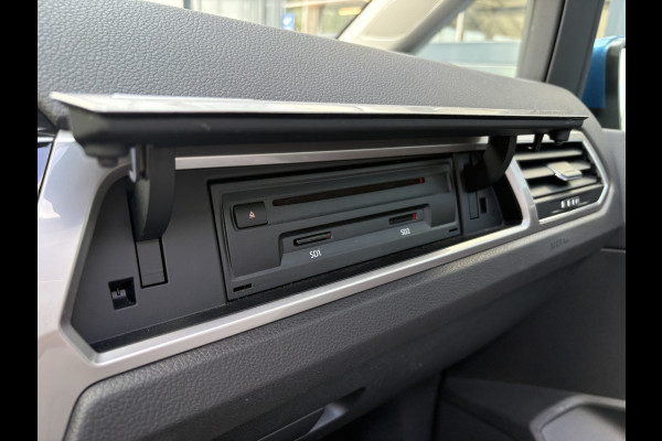Volkswagen Touran 1.5 TSi 150pk DSG Comfortline 7-persoons SCHUIFDAK/LEDER/CAMERA/NAVI/ADAPT.CRUISE/WINTERPACK