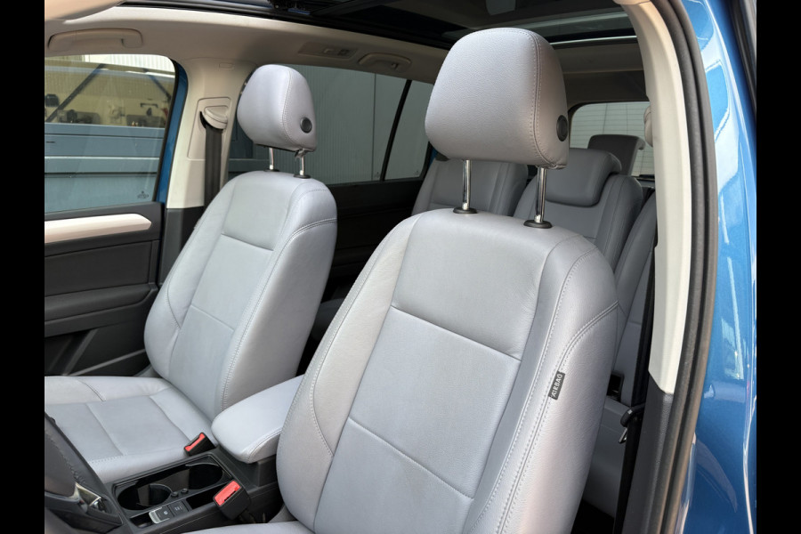 Volkswagen Touran 1.5 TSi 150pk DSG Comfortline 7-persoons SCHUIFDAK/LEDER/CAMERA/NAVI/ADAPT.CRUISE/WINTERPACK
