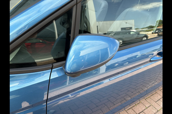 Volkswagen Touran 1.5 TSi 150pk DSG Comfortline 7-persoons SCHUIFDAK/LEDER/CAMERA/NAVI/ADAPT.CRUISE/WINTERPACK
