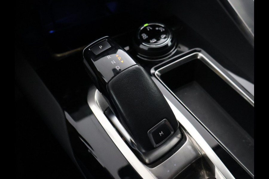 Peugeot 3008 1.2 PT 130 PK AUT. + TREKHAAK | STOELVERWARMING | APPLE CARPLAY |