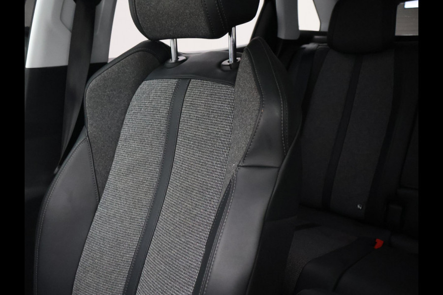 Peugeot 3008 1.2 PT 130 PK AUT. + TREKHAAK | STOELVERWARMING | APPLE CARPLAY |