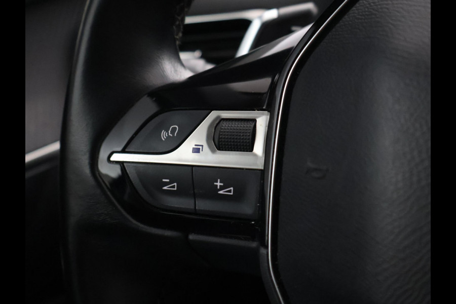Peugeot 3008 1.2 PT 130 PK AUT. + TREKHAAK | STOELVERWARMING | APPLE CARPLAY |