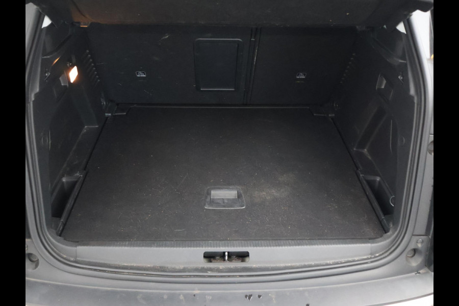 Peugeot 3008 1.2 PT 130 PK AUT. + TREKHAAK | STOELVERWARMING | APPLE CARPLAY |