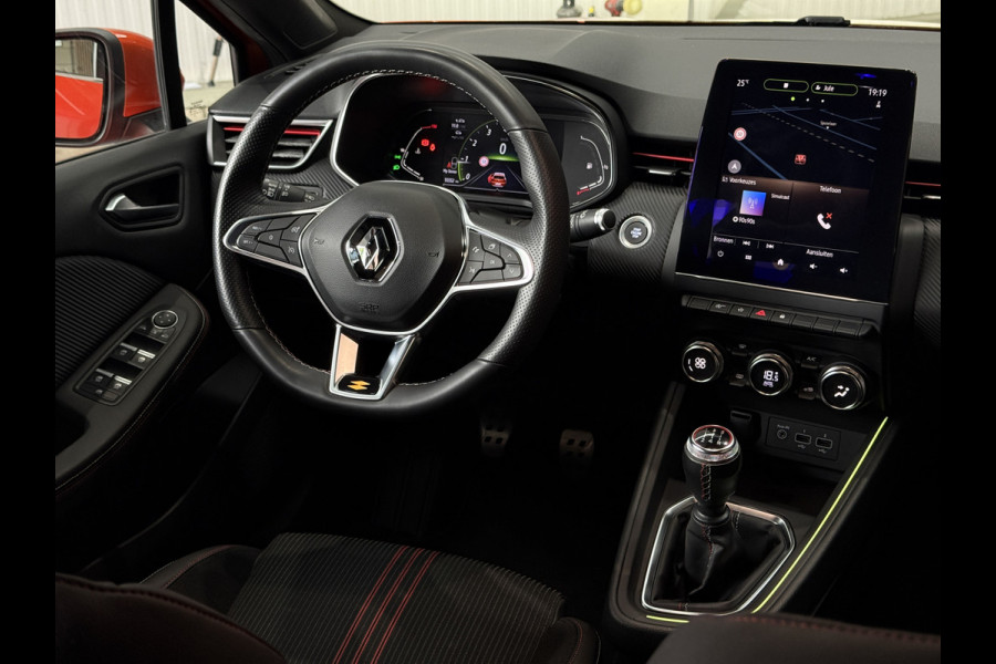 Renault Clio 1.0 TCe 100pk R.S. Line | Groot Navi | Camera | Carplay | 17 inch | Sport stoelen | 100% onderhouden!