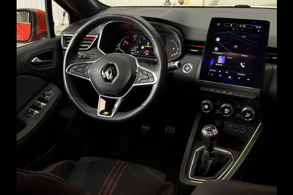 Renault Clio 1.0 TCe 100pk R.S. Line | Groot Navi | Camera | Carplay | 17 inch | Sport stoelen | 100% onderhouden!