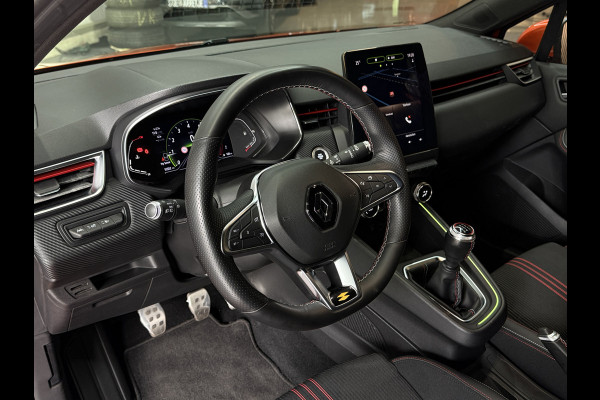 Renault Clio 1.0 TCe 100pk R.S. Line | Groot Navi | Camera | Carplay | 17 inch | Sport stoelen | 100% onderhouden!