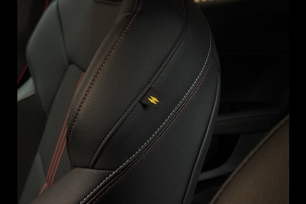 Renault Clio 1.0 TCe 100pk R.S. Line | Groot Navi | Camera | Carplay | 17 inch | Sport stoelen | 100% onderhouden!
