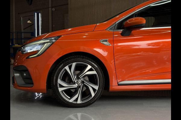 Renault Clio 1.0 TCe 100pk R.S. Line | Groot Navi | Camera | Carplay | 17 inch | Sport stoelen | 100% onderhouden!