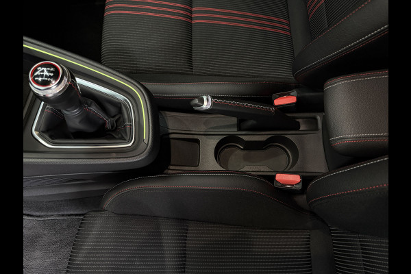 Renault Clio 1.0 TCe 100pk R.S. Line | Groot Navi | Camera | Carplay | 17 inch | Sport stoelen | 100% onderhouden!