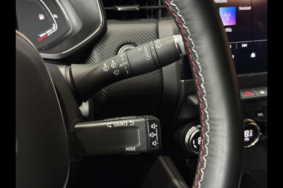 Renault Clio 1.0 TCe 100pk R.S. Line | Groot Navi | Camera | Carplay | 17 inch | Sport stoelen | 100% onderhouden!