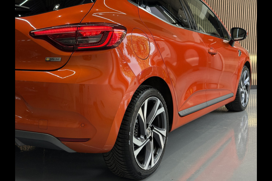 Renault Clio 1.0 TCe 100pk R.S. Line | Groot Navi | Camera | Carplay | 17 inch | Sport stoelen | 100% onderhouden!