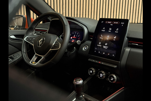 Renault Clio 1.0 TCe 100pk R.S. Line | Groot Navi | Camera | Carplay | 17 inch | Sport stoelen | 100% onderhouden!